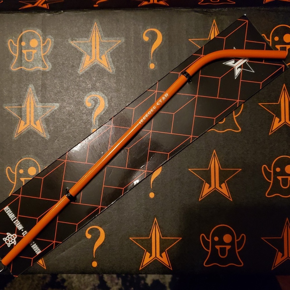 IN SEARCH OF JEFFREE STAR HALLOWEEN STRAW